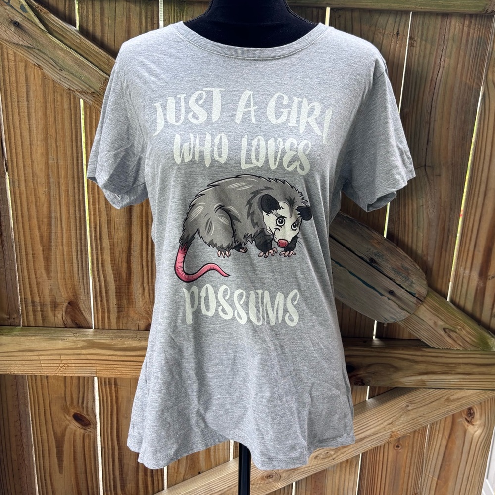 Just A Girl Who Loves Possums Gray Short Sleeve T-Shirt Size L